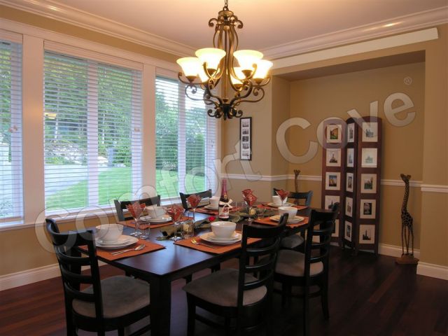 Comfort Cove in the dining room - image 6.
